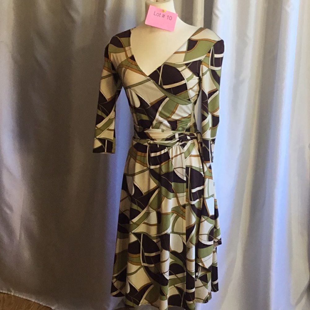 Wrap style dress with matching belt in size 4 by PANIZ geo pattern